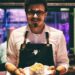 チップを払う　英語　tip the waiter