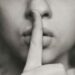 他言する　英語　keep the circle small 意味